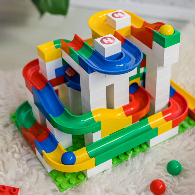 Jucarie de construit pentru copii Marble Run Hubelino (123 piese)