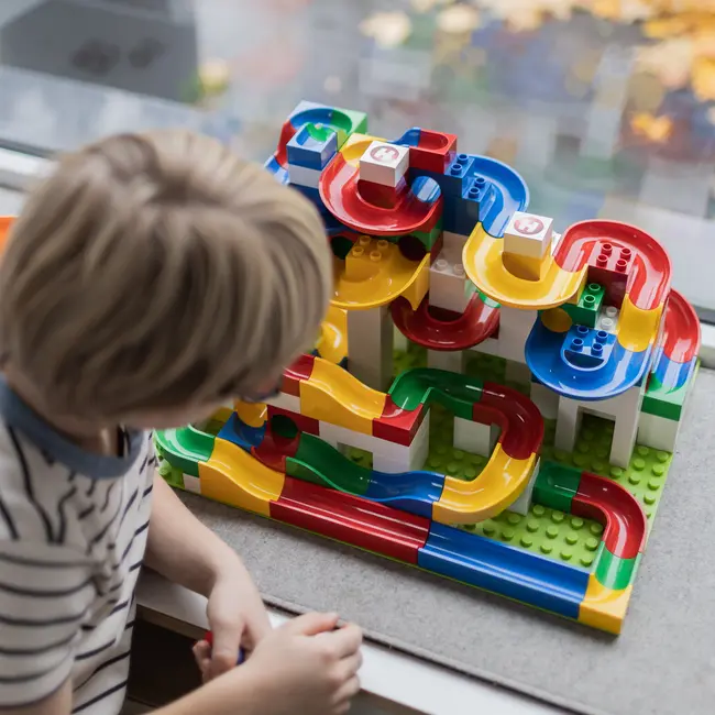 Jucarie de construit pentru copii Marble Run Hubelino (213 piese)