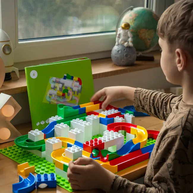 Jucarie de construit pentru copii Marble Run Hubelino (213 piese)