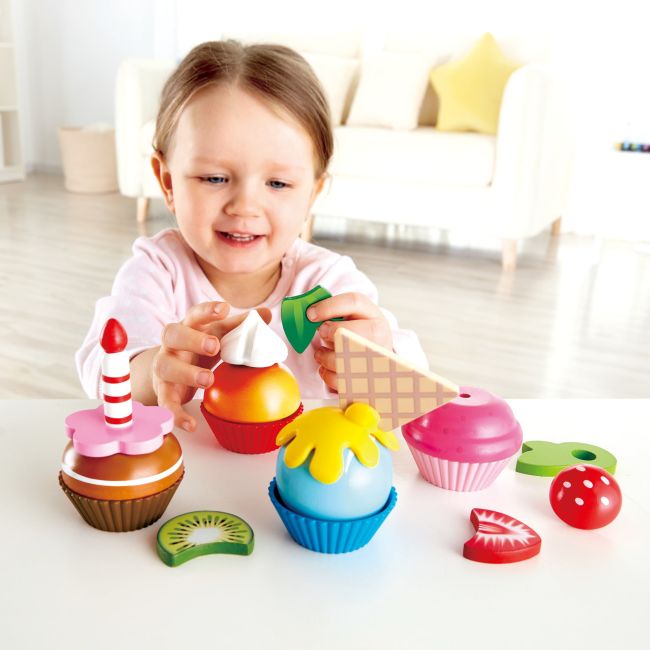Jucarie din lemn - Prajituri cupcake (18 piese)