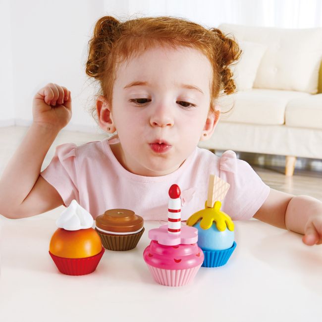 Jucarie din lemn - Prajituri cupcake (18 piese)