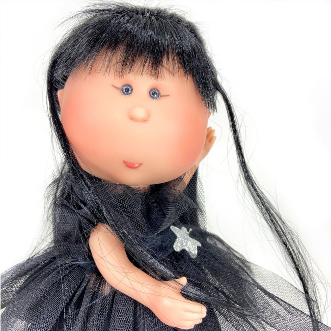 Papusa Nines D'Onil, Mia Black Wednesday, cu miros de vanilie, 30 cm