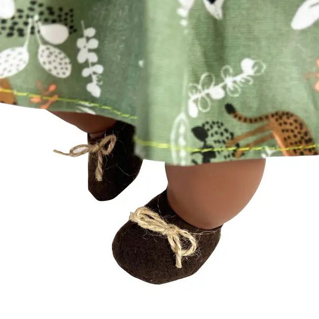 Papusa Nines D'Onil, Maria Afro, cu sunete, cu bebelus, cu rochie verde, cu miros de vanilie, 45 cm