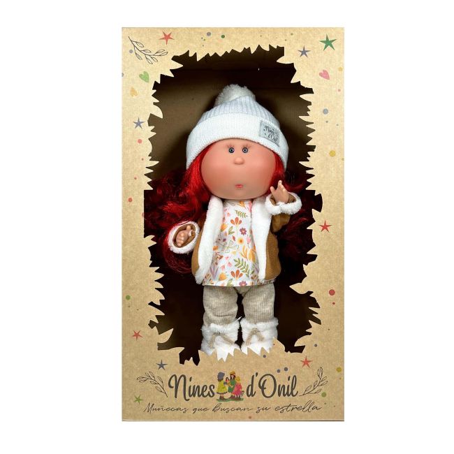Papusa Nines D'Onil, Mia, cu parul rosu, cu fes alb, cu articulatii, cu miros de vanilie, 30 cm