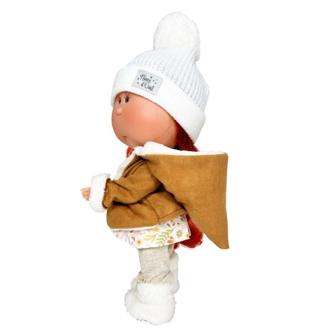 Papusa Nines D'Onil, Mia, cu parul rosu, cu fes alb, cu articulatii, cu miros de vanilie, 30 cm
