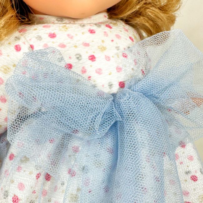 Papusa Nines D'Onil, Susette Tul, cu parul blond, cu sunete, cu funda albastra, cu miros de vanilie, 45 cm