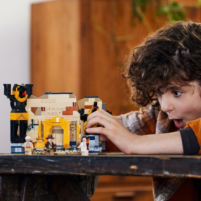 LEGO INDIANA JONES EVADARE DIN MORMANTUL PIERDUT 77013 VIVLEGO77013