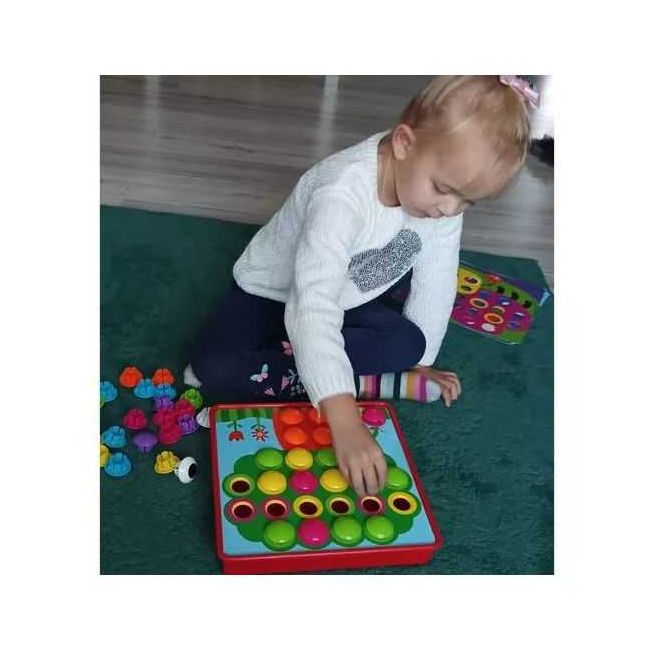 Joc Educational Button Idea  cu 12 mozaicuri si 45 butoane colorate in 6 culori Kruzzel MY18258 BBJMY18258_Initiala