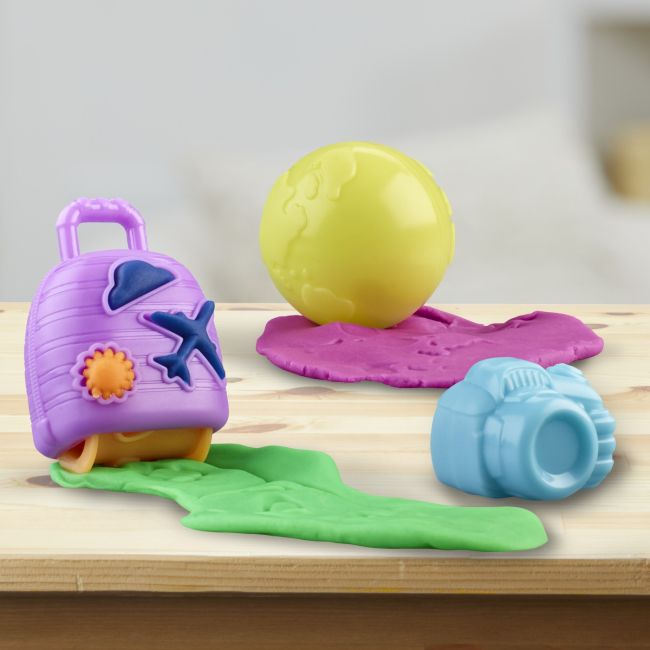 PLAY-DOH STARTERS CALATORESTE CU AVIONUL VIVF8804