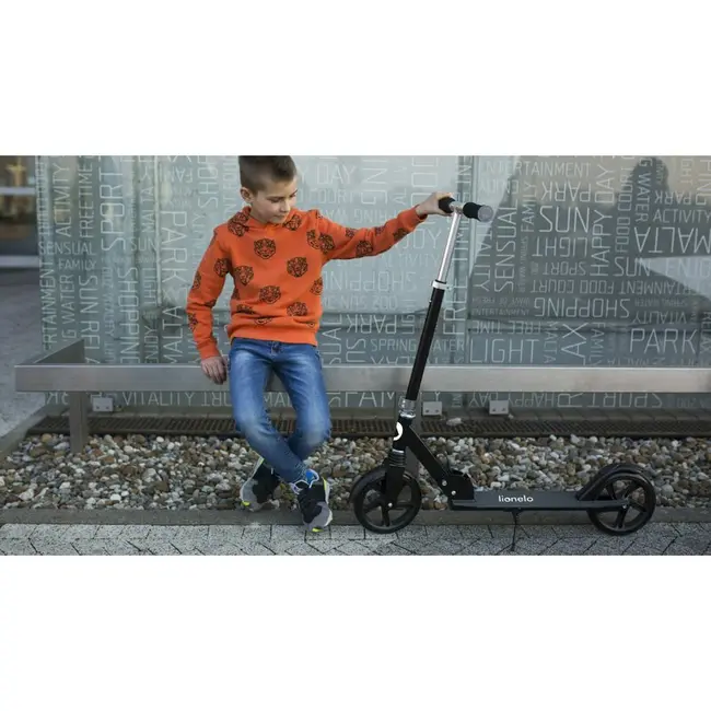 Trotineta, Lionelo, Luca, Pentru copii sau adulti, Ultrapliabila, Pana la 100 Kg, Conform cu standardul european de securitate EN14619, Roz BYNLO-LUCA_BLACK_CARBON_PINK