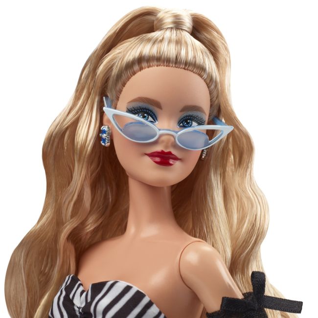 BARBIE SIGNATURE ANIVERSARE 65 ANI PAPUSA BARBIE CU ROCHIE DE BAL ALB NEGRU VIVMTHRM58