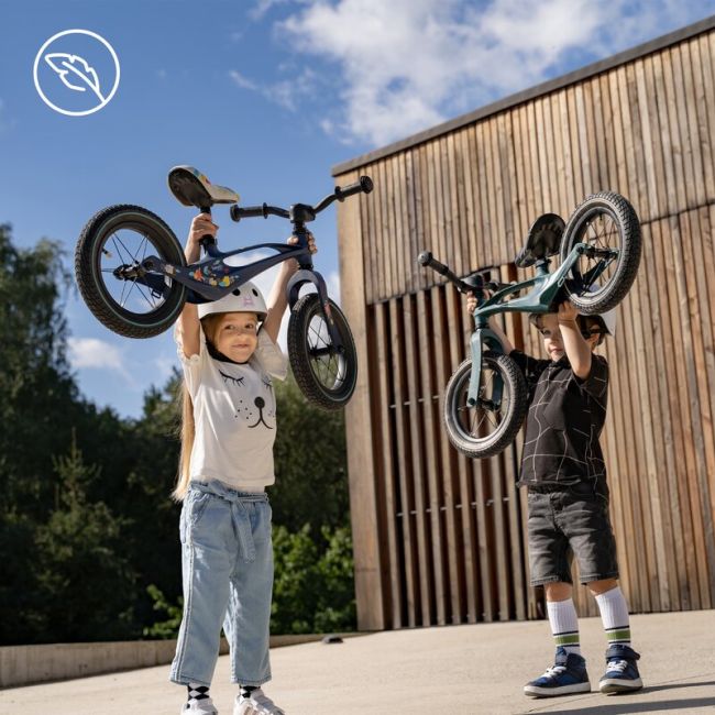 Bicicleta fara pedale, Lionelo, Bart, Usoara, Cu cadru din magneziu, Cu ghidon si sa reglabile, Greutate 3 Kg, 12 inch, Conform cu standardul european de securitate EN71, Purple Amethyst BYNLO-BART_PURPLE_AMETHYST