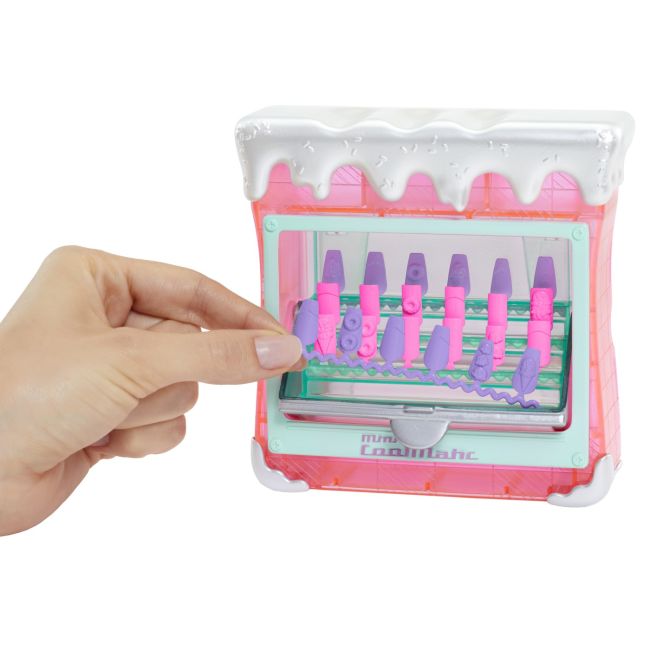 L.O.L. SURPRISE! OMG SWEET NAILS CANDYLICIOUS SPRINKLES SHOP SET PAPUSA CU ACCESORII VIVMGA503781EUC