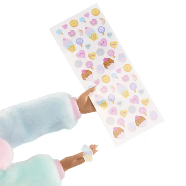 L.O.L. SURPRISE! OMG SWEET NAILS CANDYLICIOUS SPRINKLES SHOP SET PAPUSA CU ACCESORII VIVMGA503781EUC