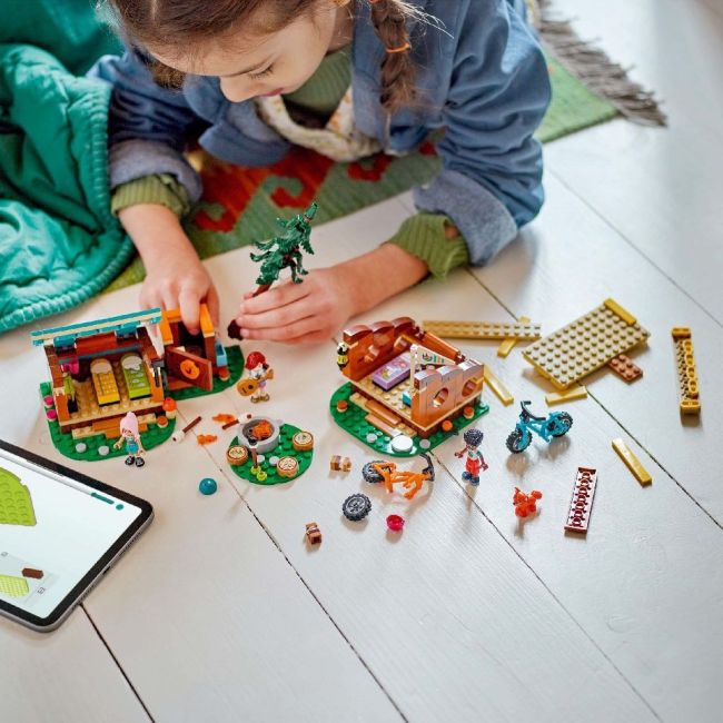 LEGO FRIENDS CABANE CONFORTABILE IN TABARA DE AVENTURI 42624 VIVLEGO42624