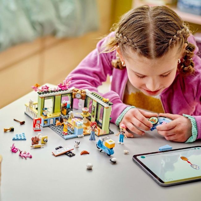 LEGO FRIENDS CAFENEA DIN ORASUL HEARTLAKE 42618 VIVLEGO42618