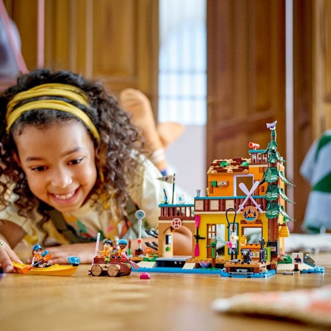 LEGO FRIENDS SPORTURI NAUTICE IN TABARA DE AVENTURI 42626 VIVLEGO42626