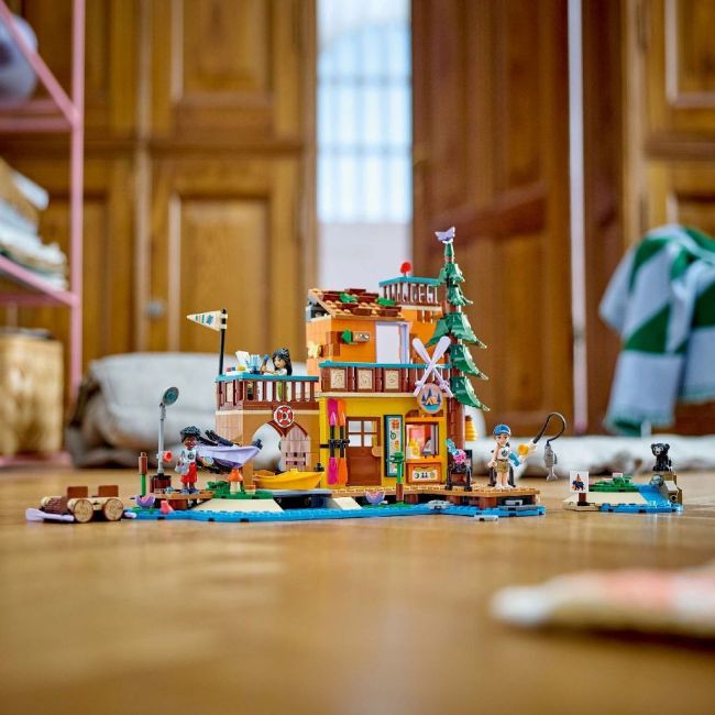LEGO FRIENDS SPORTURI NAUTICE IN TABARA DE AVENTURI 42626 VIVLEGO42626