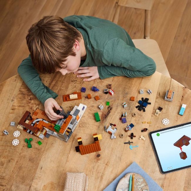 LEGO MINECRAFT PUTUL DIN BADLANDS 21263 VIVLEGO21263
