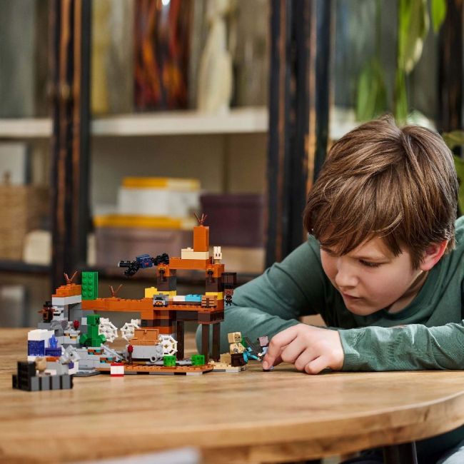 LEGO MINECRAFT PUTUL DIN BADLANDS 21263 VIVLEGO21263