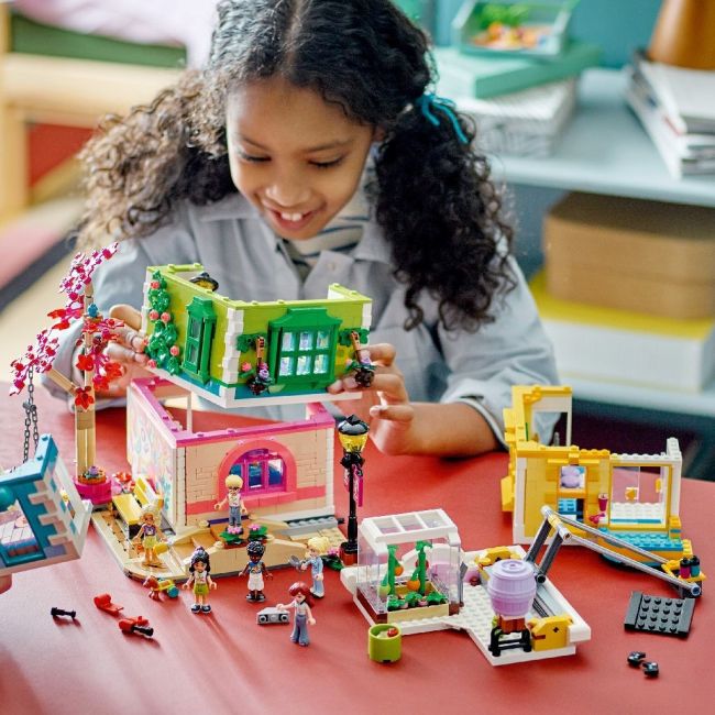 LEGO FRIENDS CENTRUL COMUNITAR DIN ORASUL HEARTLAKE 41748 VIVLEGO41748
