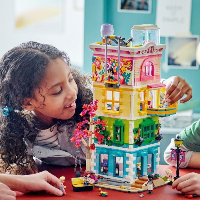 LEGO FRIENDS CENTRUL COMUNITAR DIN ORASUL HEARTLAKE 41748 VIVLEGO41748