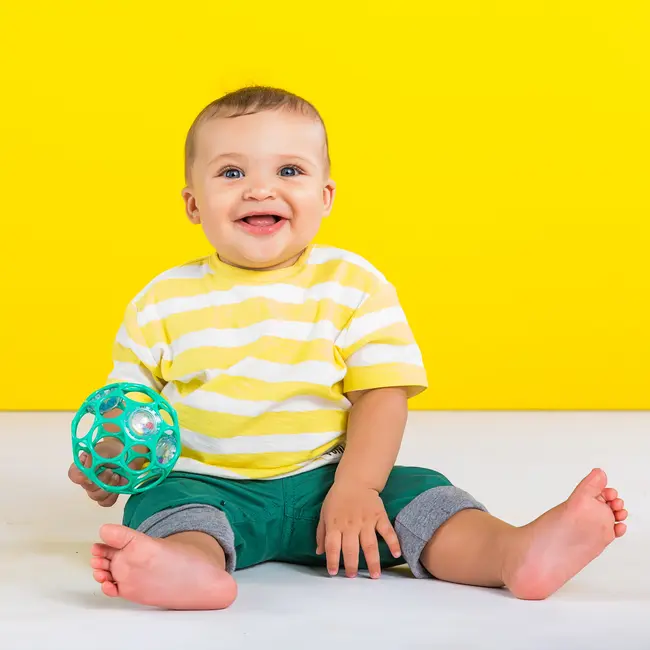 Bright starts - jucarie zornaitoare oball easy-grasp rattle&trade;  bbb11486