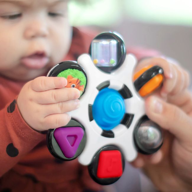 Baby einstein  - jucarie senzoriala curiosity clutch twist & pop rattle teether bbb12491