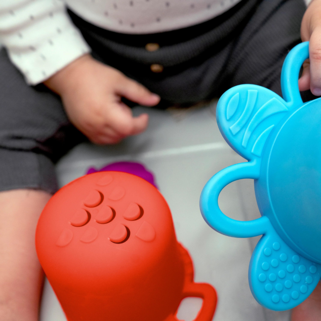 Baby einstein - set de pahare senzoriale pentru stivuire si scurgere, "ocean explorers opuss" bbb13145