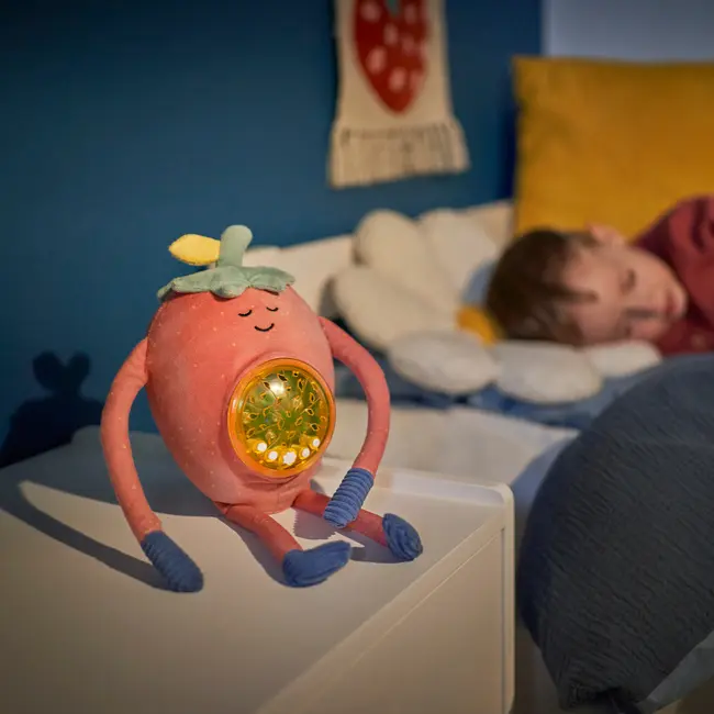 Badabulle - lampa de veghe barnabe in forma de capsuna cu proiectii si sunete linistitoare bbbb015018