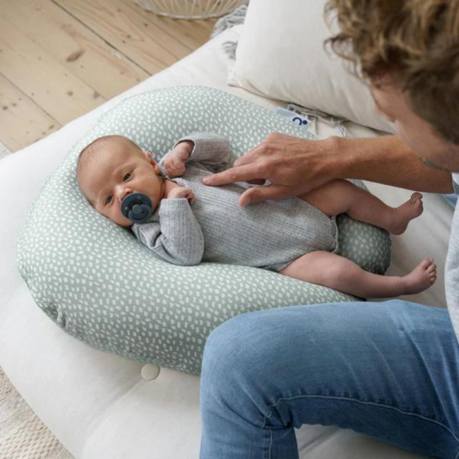 Doomoo - perna pentru alaptat 2 in 1 softy cloudy kaki bbbs60