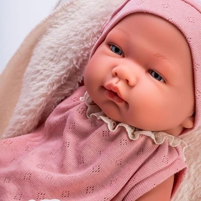 Bebelus maria cu costumas roz si paturica bej 43cm as0367010