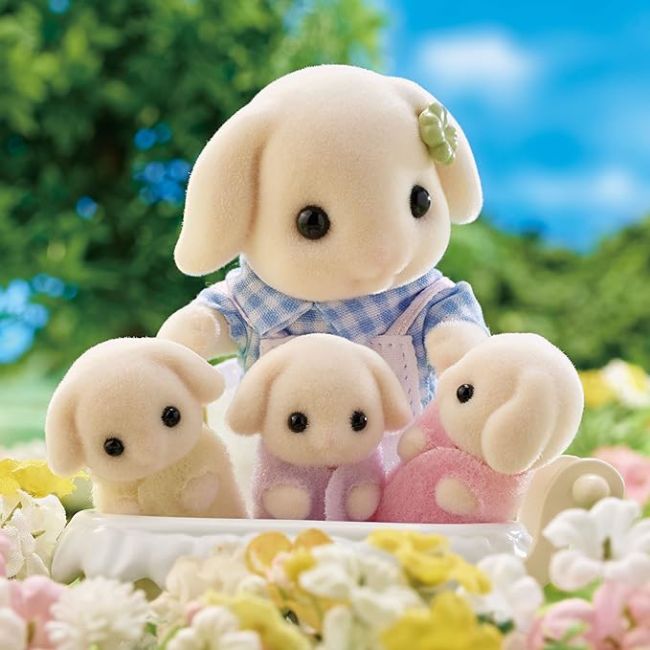 Figurine sylvanian families - familia iepurasilor flora sf5735