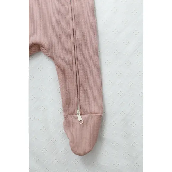 Salopeta Bebelusi Cu Maneca Lunga Si Botosei, Inchidere Cu Fermoar, Bej Fluid, Marimea 68 Pjb4195788