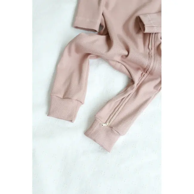 Salopeta Bebelusi Cu Maneca Lunga Si Botosei, Inchidere Cu Fermoar, Bej Fluid, Marimea 74 Pjb4195887