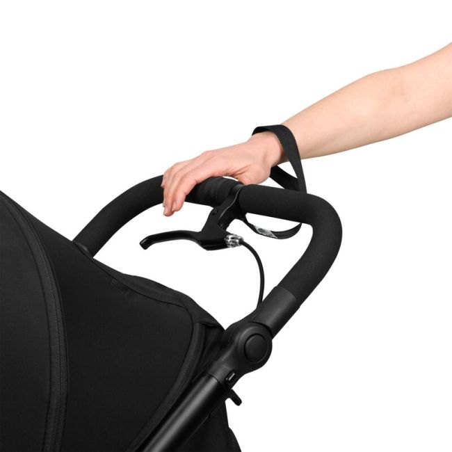 Carucior sport, Lionelo, Azura, Cu 3 roti, Cu baldachin XXL impermeabil, Pliere compacta, Pana la 22 kg, 6-48 luni, Conform cu standardele europene de securitate EN1888-1 si EN1888-2, Negru BYNLO-AZURA_BLACK_ONYX