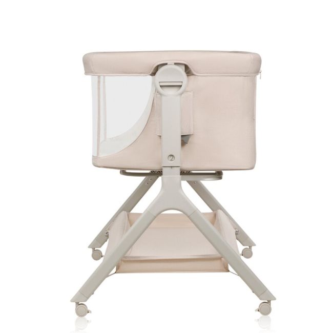 Patut co-sleeper, Lionelo, Leonie Plus, Pliabil, Cu sistem de leganare, Cu setare unghiulara, Reglabil in 6 pozitii pe inaltime, Conform cu standardele europeane de securitate EN1130 si EN16890, Bej BYNLO-LEONIE_PLUS_BEIGE_SAND