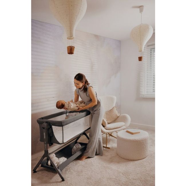 Patut co-sleeper, Lionelo, Leonie Plus, Pliabil, Cu sistem de leganare, Cu setare unghiulara, Reglabil in 6 pozitii pe inaltime, Conform cu standardele europeane de securitate EN1130 si EN16890, Bej BYNLO-LEONIE_PLUS_BEIGE_SAND