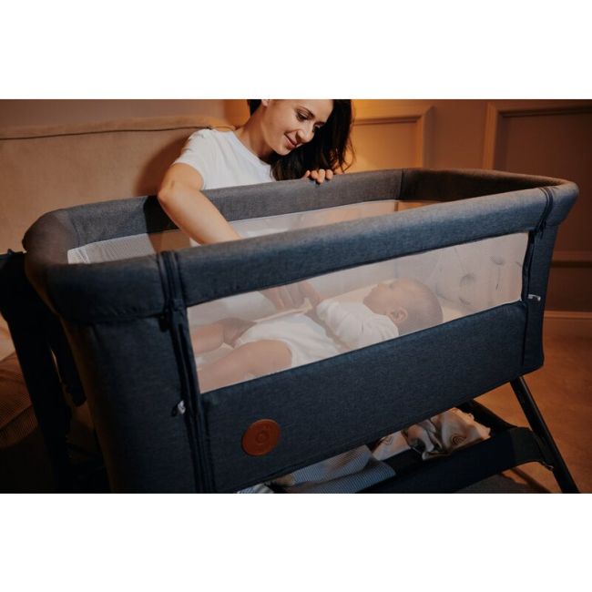 Patut co-sleeper, Lionelo, Leonie Plus, Pliabil, Cu sistem de leganare, Cu setare unghiulara, Reglabil in 6 pozitii pe inaltime, Conform cu standardele europeane de securitate EN1130 si EN16890, Bej BYNLO-LEONIE_PLUS_BEIGE_SAND