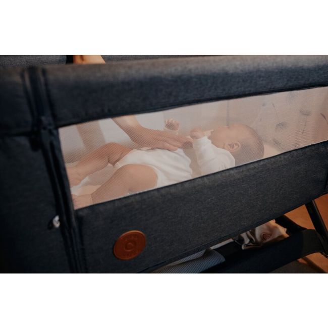 Patut co-sleeper, Lionelo, Leonie Plus, Pliabil, Cu sistem de leganare, Cu setare unghiulara, Reglabil in 6 pozitii pe inaltime, Conform cu standardele europeane de securitate EN1130 si EN16890, Bej BYNLO-LEONIE_PLUS_BEIGE_SAND