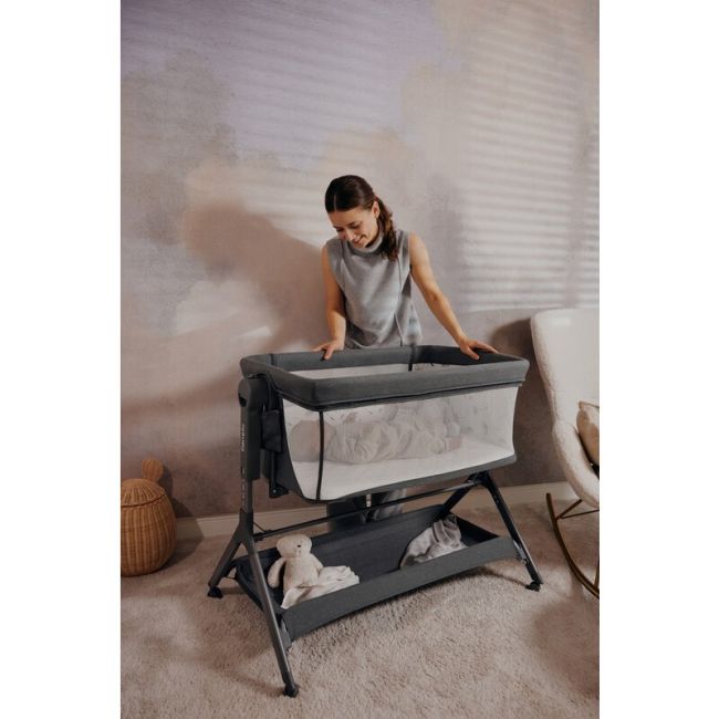 Patut co-sleeper, Lionelo, Leonie Plus, Pliabil, Cu sistem de leganare, Cu setare unghiulara, Reglabil in 6 pozitii pe inaltime, Conform cu standardele europeane de securitate EN1130 si EN16890, Bej BYNLO-LEONIE_PLUS_BEIGE_SAND