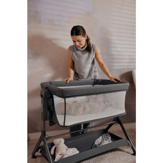 Patut co-sleeper, Lionelo, Leonie Plus, Pliabil, Cu sistem de leganare, Cu setare unghiulara, Reglabil in 6 pozitii pe inaltime, Conform cu standardele europeane de securitate EN1130 si EN16890, Bej BYNLO-LEONIE_PLUS_BEIGE_SAND