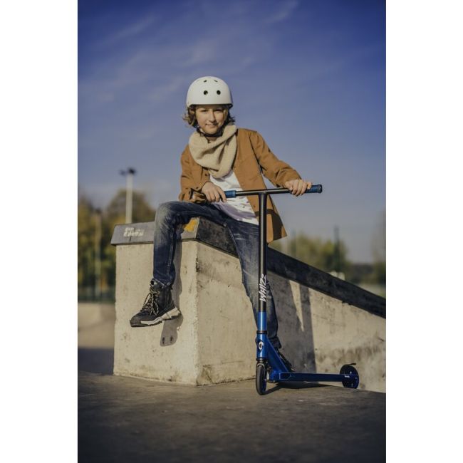 Trotineta, Lionelo, Whizz, Pentru Acrobatii, Rulmenti ABEC-9, Sistemul de compresie IHC 9, 20 - 100 kg, Conform cu standardul european de securitate EN14619, Multicolor BYNLO-WHIZZ_NEO_BLACK_CARBON_MULTICOLOR