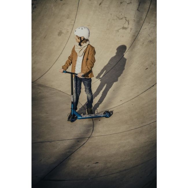 Trotineta, Lionelo, Whizz, Pentru Acrobatii, Rulmenti ABEC-9, Sistemul de compresie IHC 9, 20 - 100 kg, Conform cu standardul european de securitate EN14619, Multicolor BYNLO-WHIZZ_NEO_BLACK_CARBON_MULTICOLOR