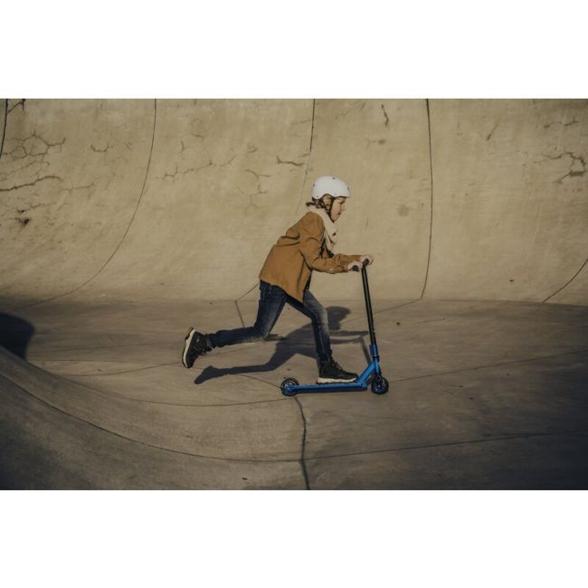 Trotineta, Lionelo, Whizz, Pentru Acrobatii, Rulmenti ABEC-9, Sistemul de compresie IHC 9, 20 - 100 kg, Conform cu standardul european de securitate EN14619, Multicolor BYNLO-WHIZZ_NEO_BLACK_CARBON_MULTICOLOR