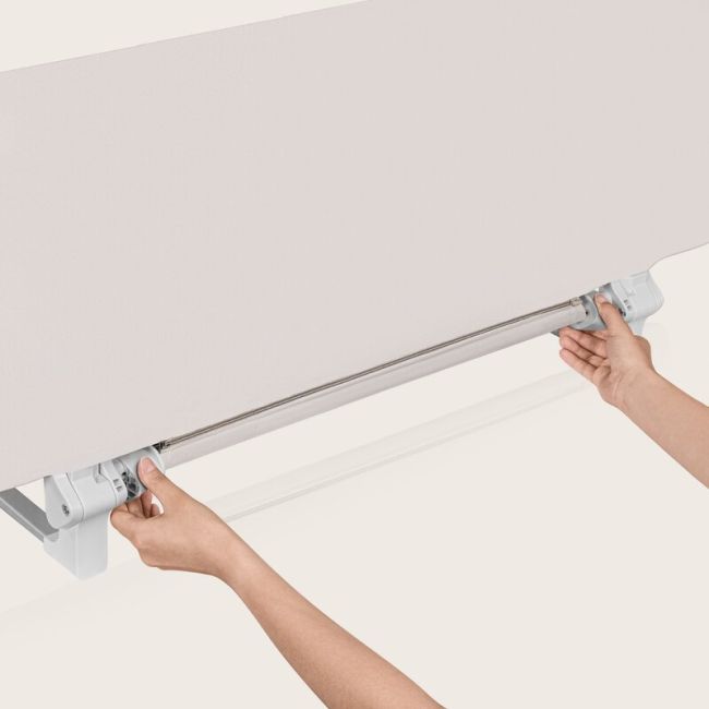 Bariera de protectie pentru pat, Lionelo, Lora XL, Pliabila, Sistem de blocare StandSafe, Geanta de transport inclusa, 150x46 cm, Conform cu BS 7972:2001+A1:2009, Bej BYNLO-LORA_XL_BEIGE_SAND