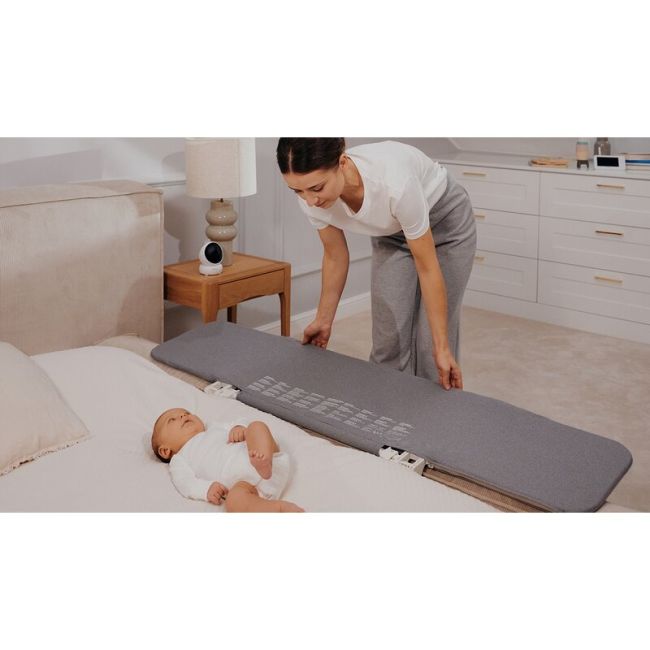 Bariera de protectie pentru pat, Lionelo, Lora XL, Pliabila, Sistem de blocare StandSafe, Geanta de transport inclusa, 150x46 cm, Conform cu BS 7972:2001+A1:2009, Bej BYNLO-LORA_XL_BEIGE_SAND
