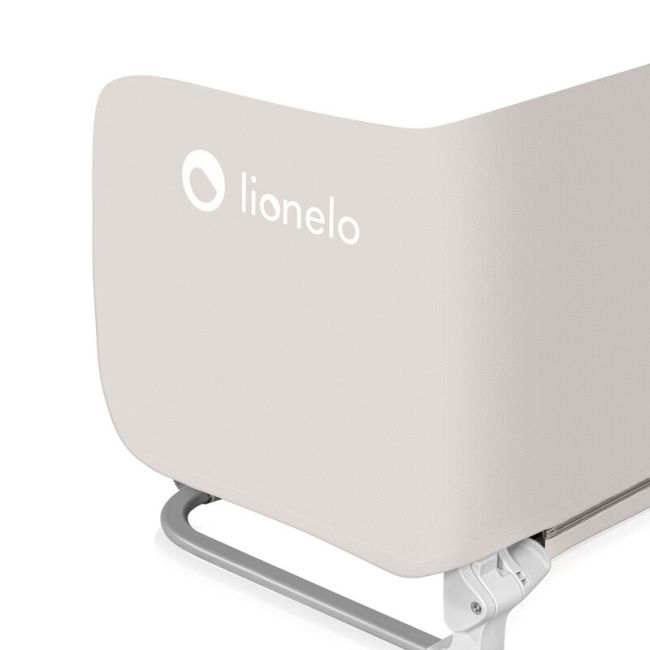 Bariera de protectie pentru pat, Lionelo, Lora XL, Pliabila, Sistem de blocare StandSafe, Geanta de transport inclusa, 150x46 cm, Conform cu BS 7972:2001+A1:2009, Bej BYNLO-LORA_XL_BEIGE_SAND