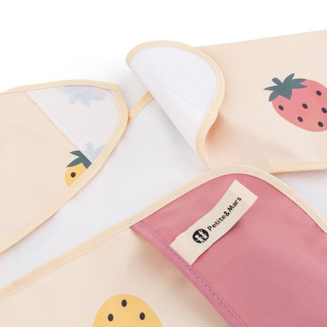 Baveta impermeabila, Petite&Mars, Cu maneci lungi, Usor de curatat, inchidere prin velcro, Dimensiune 38x42 cm, 24 luni+, Beige Strawberies BYN413744