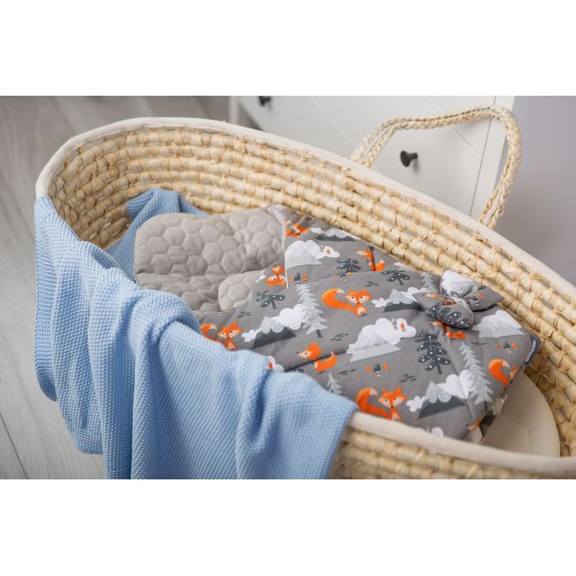 Paturica nou-nascut Sensillo Velvet Wrap Gri Munti 75x75 cm PMICSILLO-42302